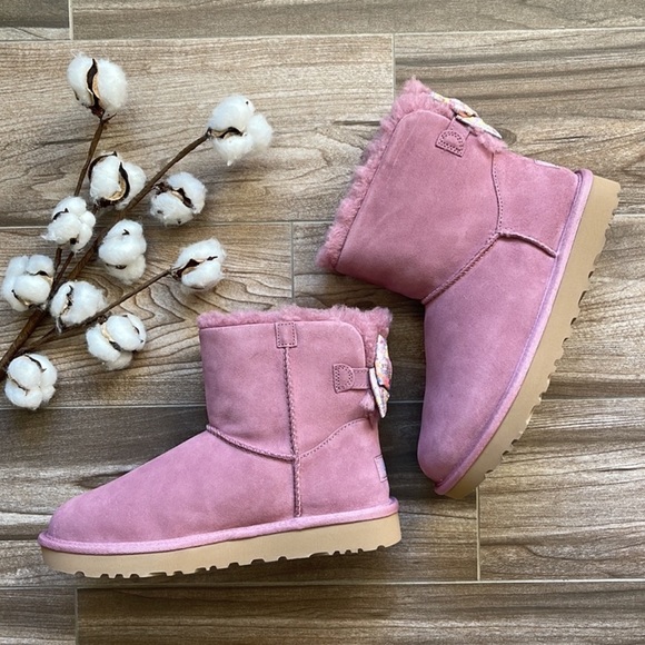 🌿UGG- MINI BAILEY BOW SPLATTER BOOTS🌿 - Picture 2 of 16